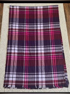 Gap Scarf Wrap Size Large Rectangle Tartan Plaid Fringe Purple Pink Soft